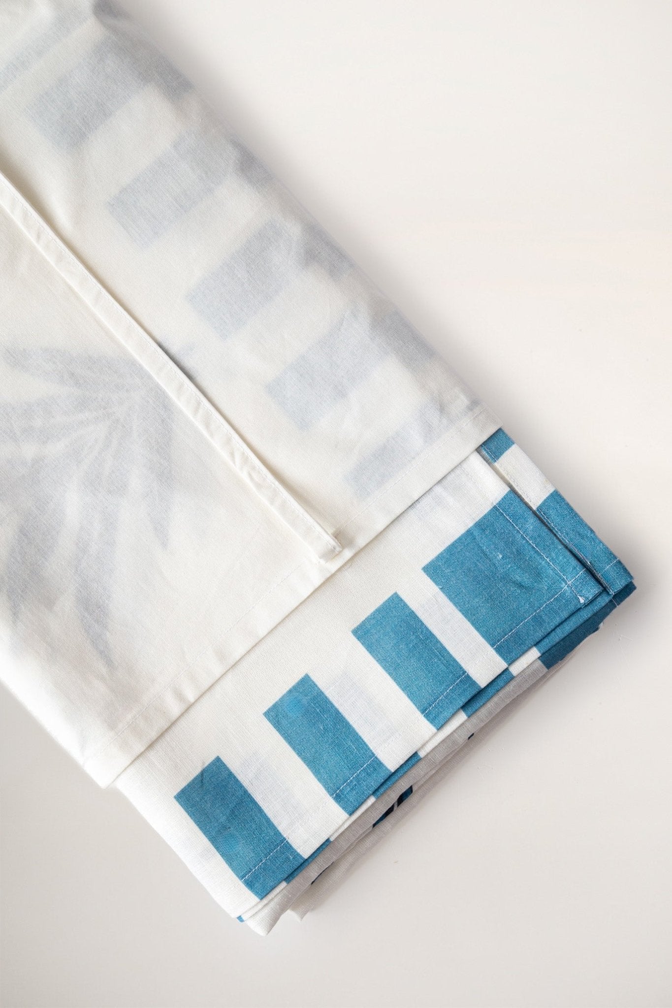 Azure Garden Keten Masa Örtüsü - uniqlooms.com