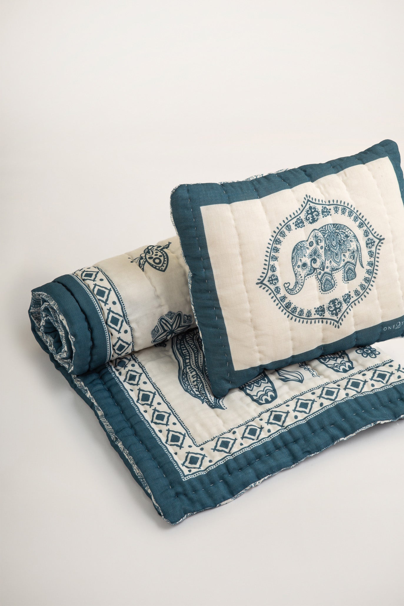 Bohemian El Yapımı Organik Pamuk Çocuk Yatak Örtüsü - uniqlooms.com