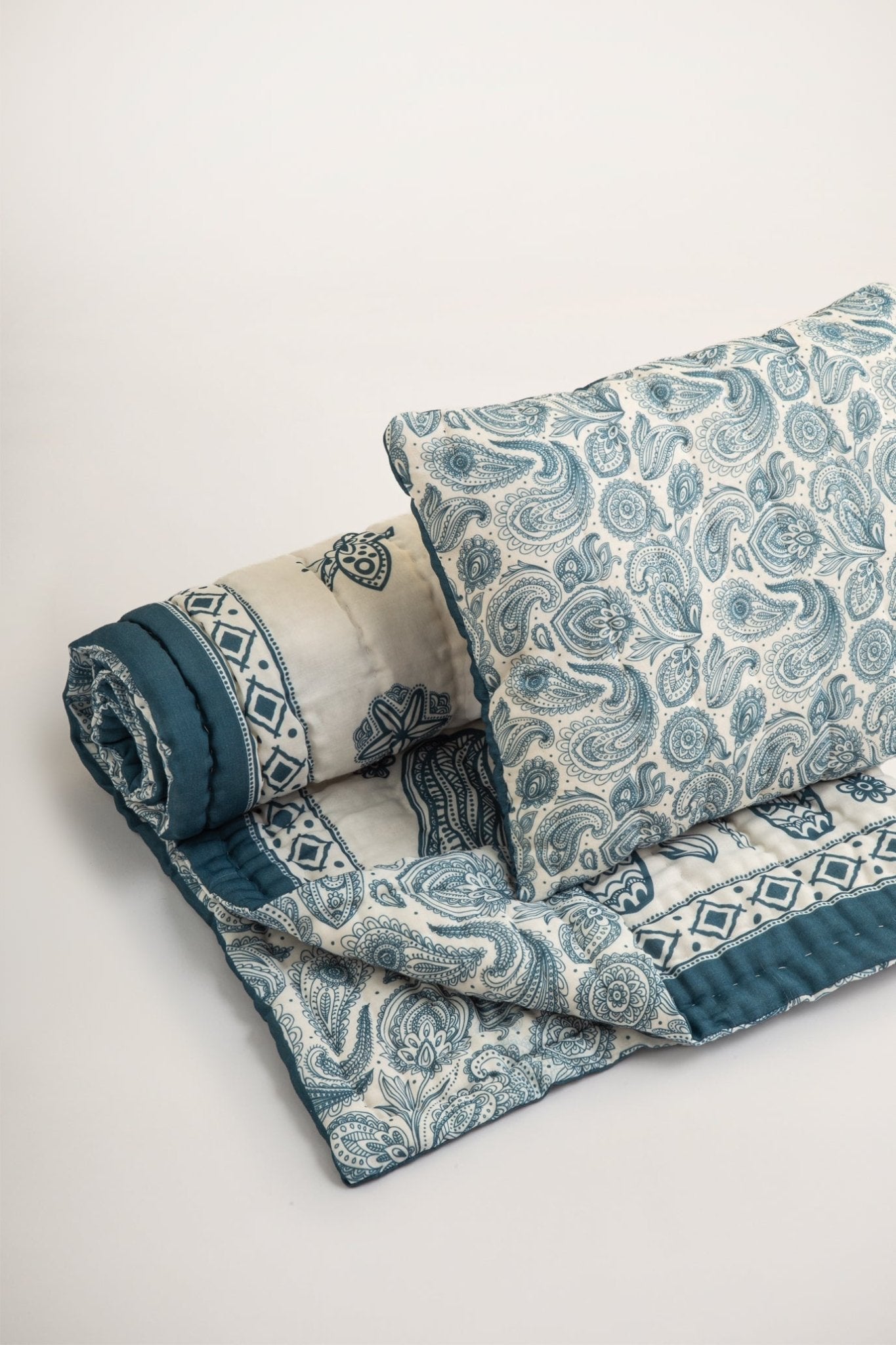 Bohemian El Yapımı Organik Pamuk Çocuk Yatak Örtüsü - uniqlooms.com