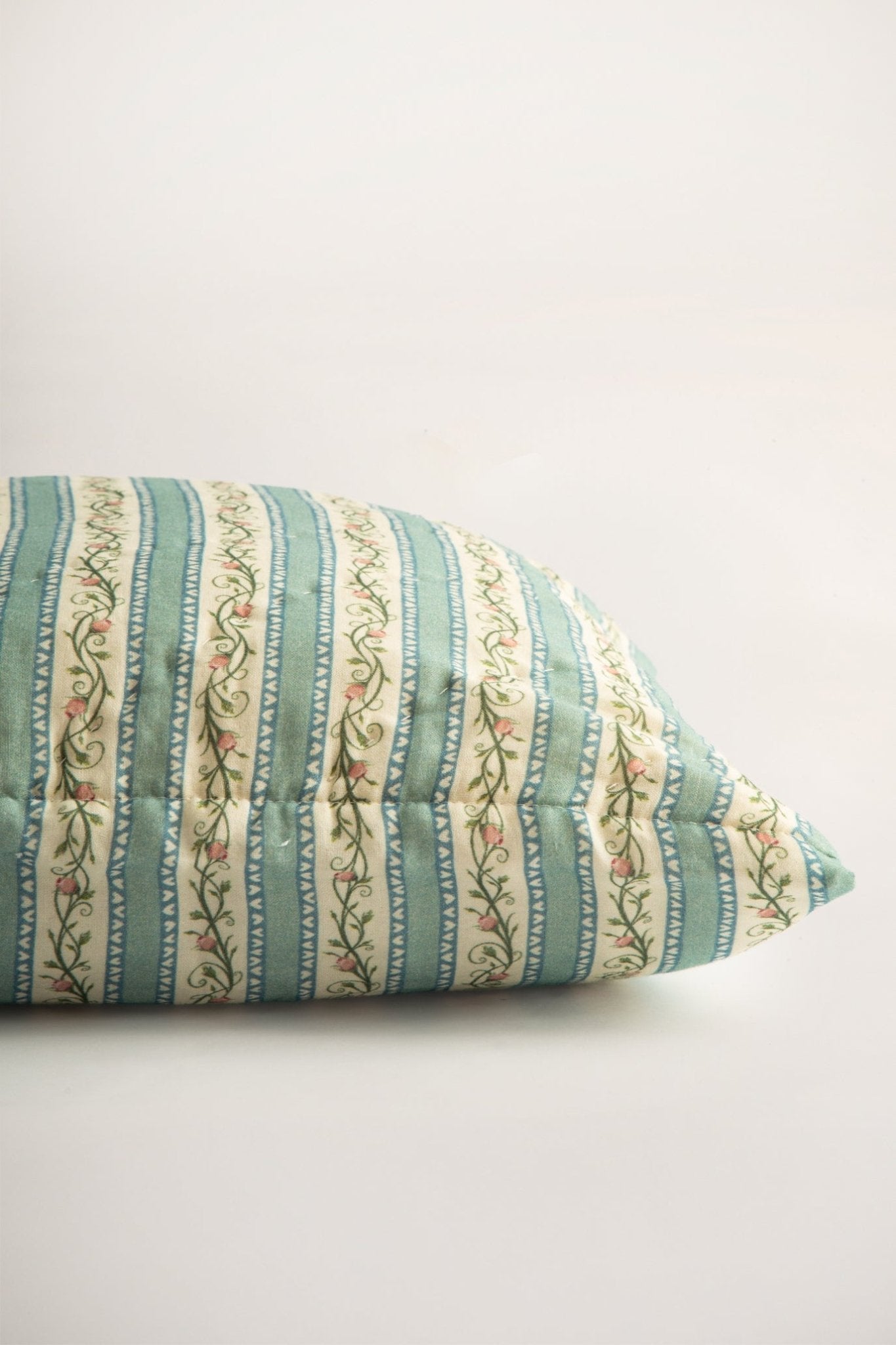 Heaven Gül Desenli El Yapımı 2'li Yastık Kılıfı - uniqlooms.com