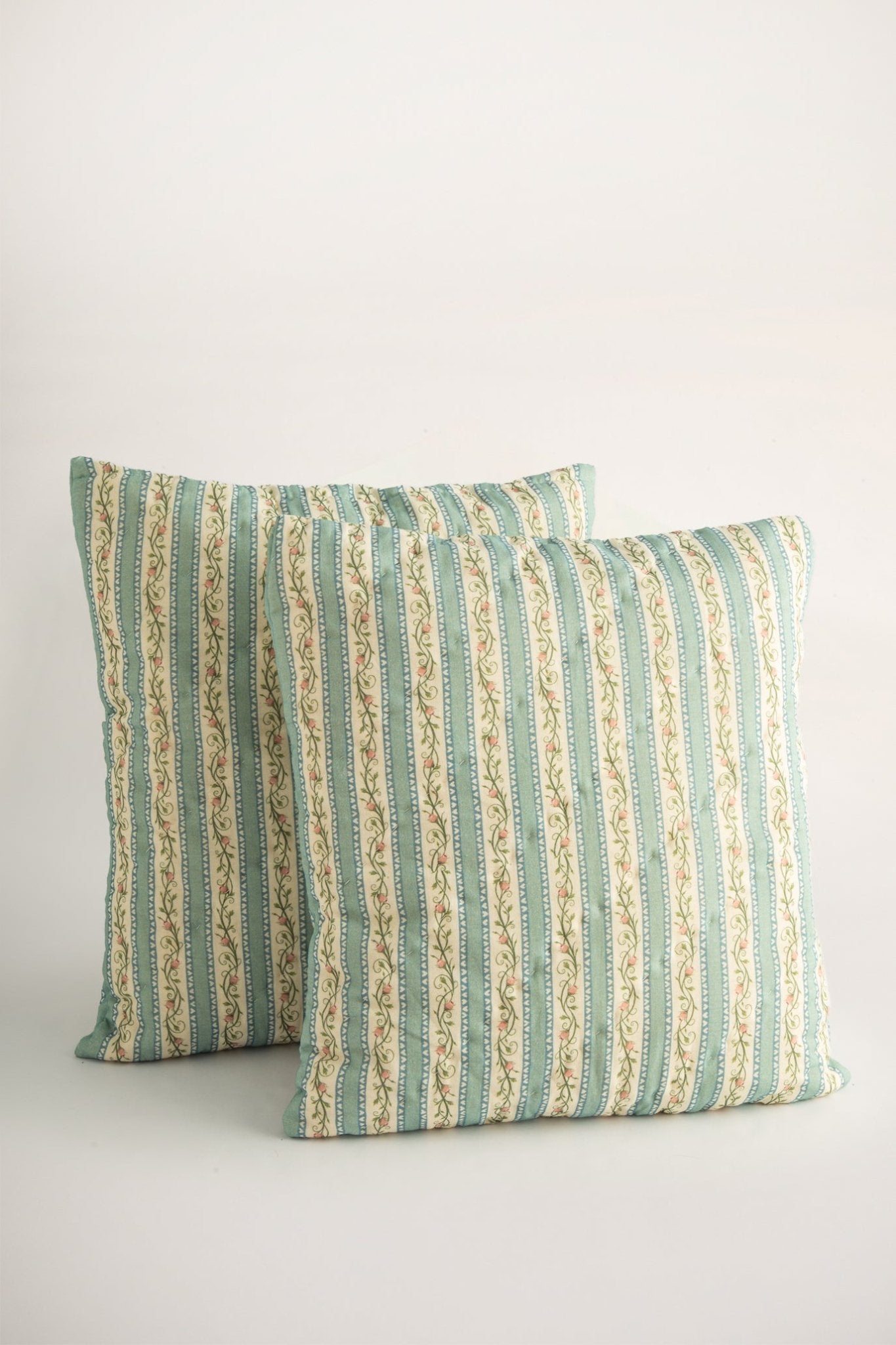 Heaven Gül Desenli El Yapımı 2'li Yastık Kılıfı - uniqlooms.com