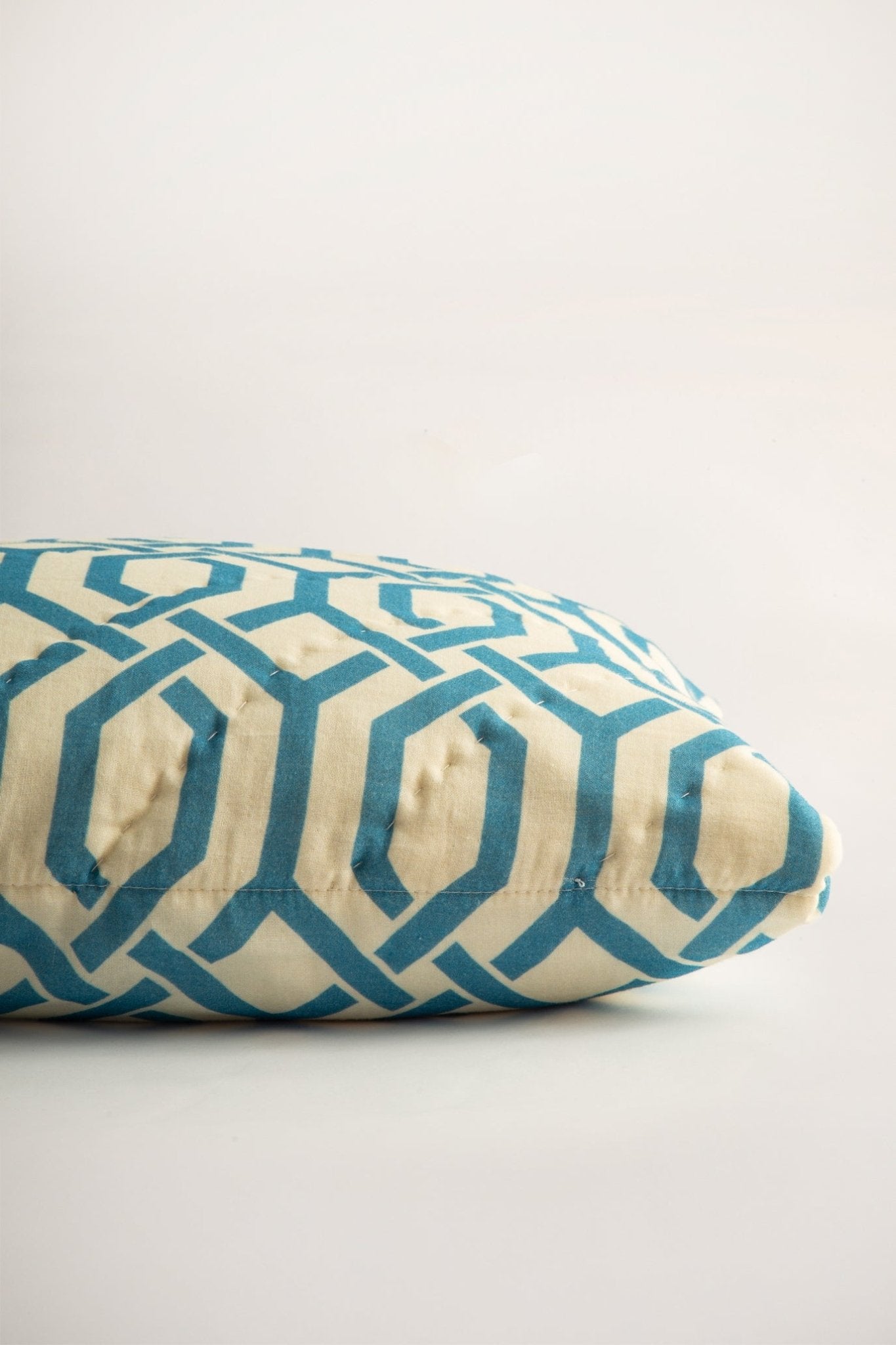 Lotus Geometrik Desen El Yapımı 2'li Yastık Kılıfı - uniqlooms.com