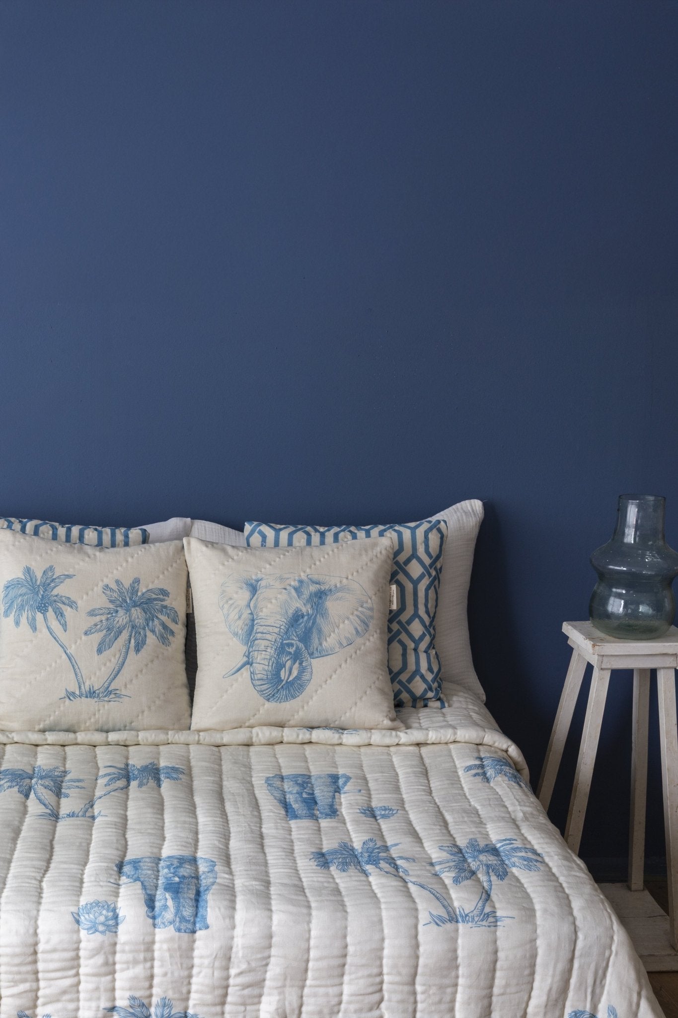 Lotus Organik Pamuk El Yapımı Yatak Örtüsü - uniqlooms.com