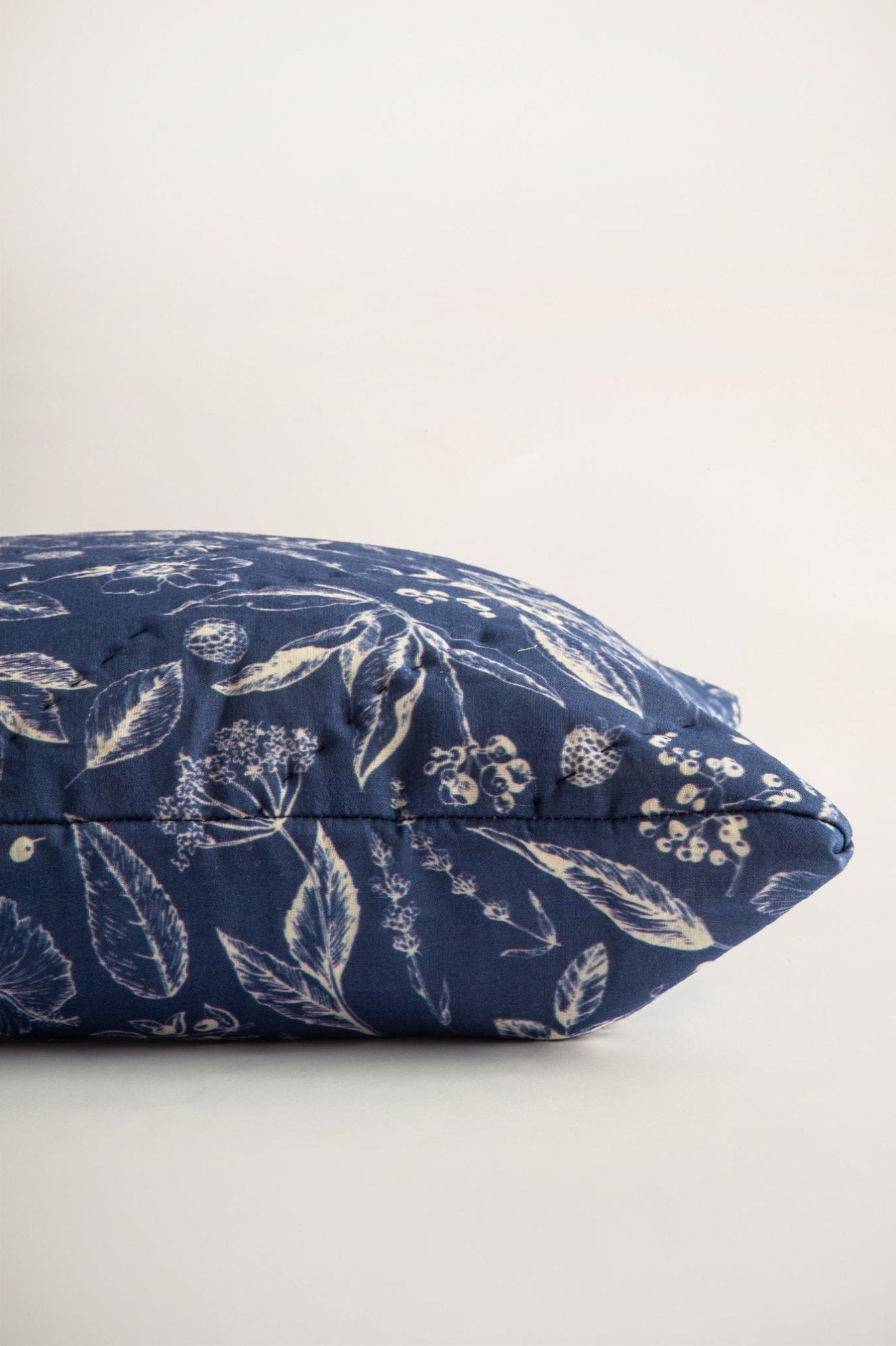 Plume Çiçek Desenli El Yapımı 2'li Yastık Kılıfı - uniqlooms.com
