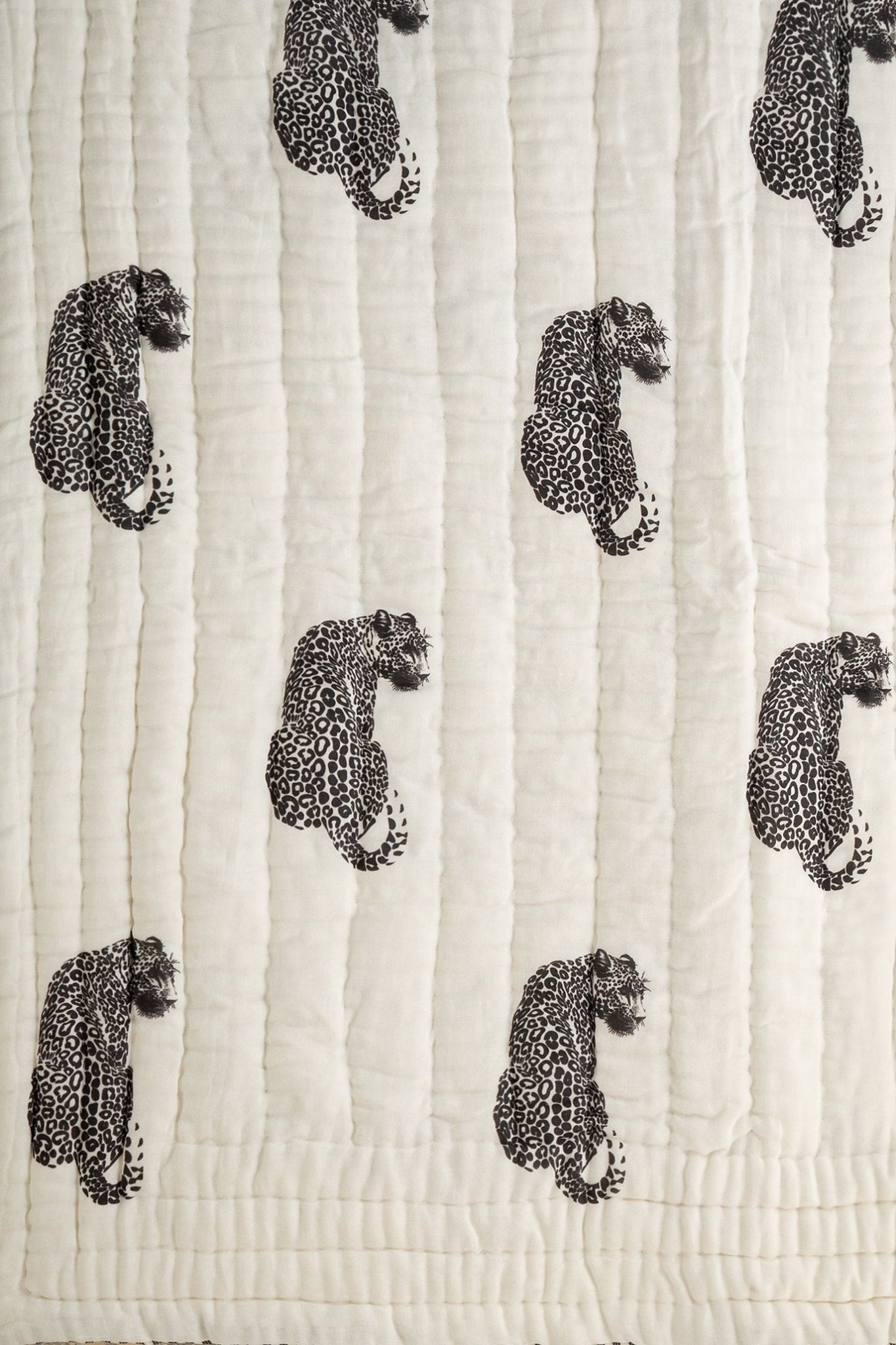 Wild Leopard Organik Pamuk El Yapımı Yatak Örtüsü - uniqlooms.com